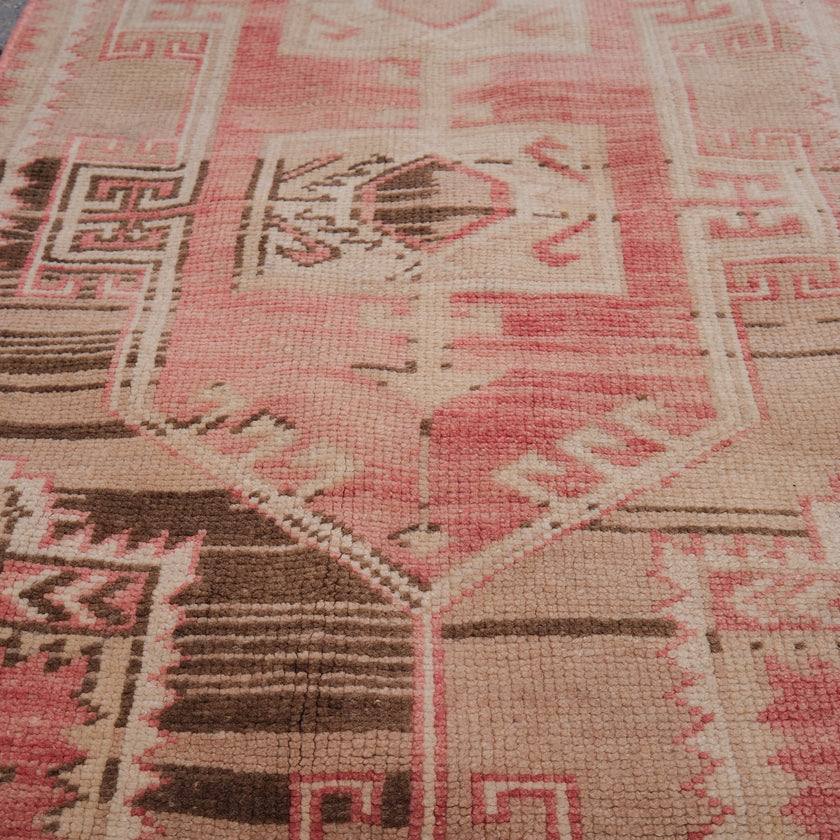 Z510 Handwoven Vintage Rug 2 x 5’7