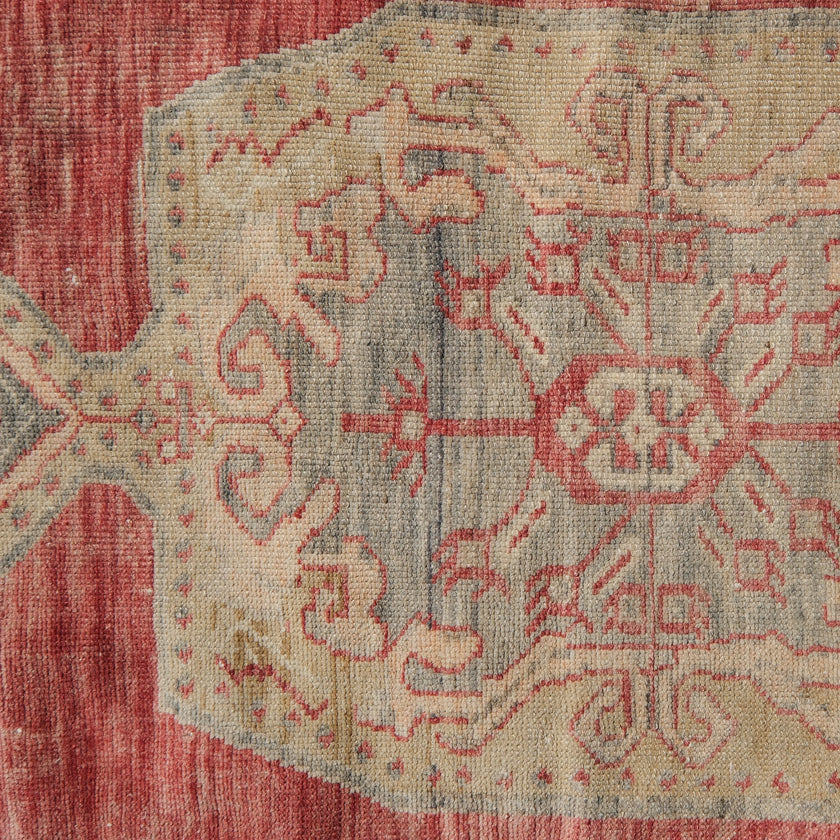 Z513 Handwoven Vintage Rug 2'1 x 7’7