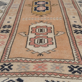Z515 Handwoven Vintage Rug 2'9 x 4’7