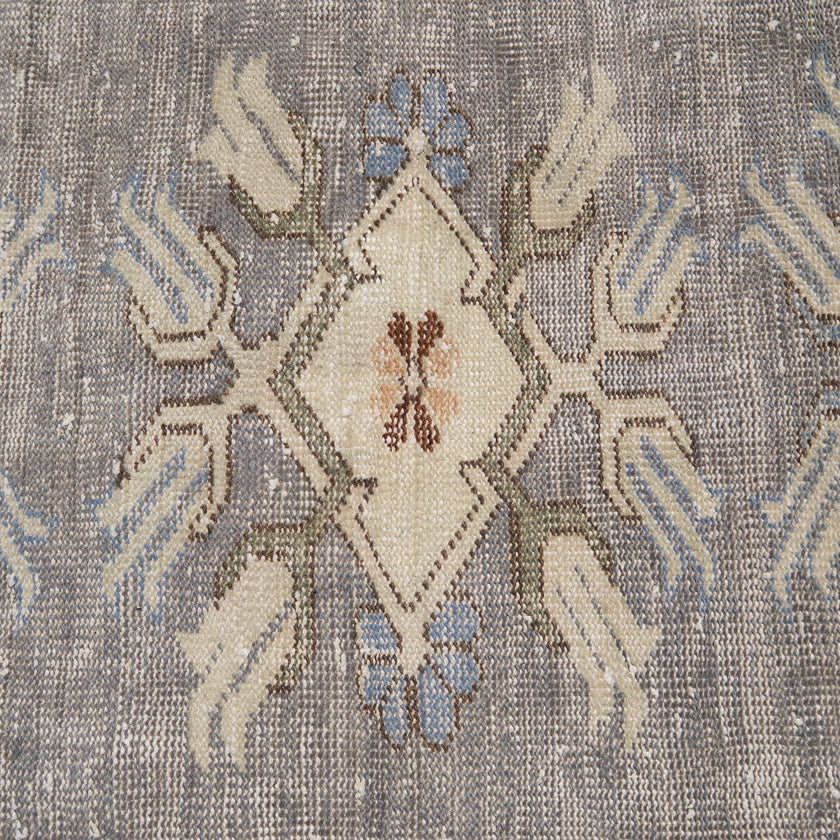 Z517 Handwoven Vintage Rug 2'1 x 7’10
