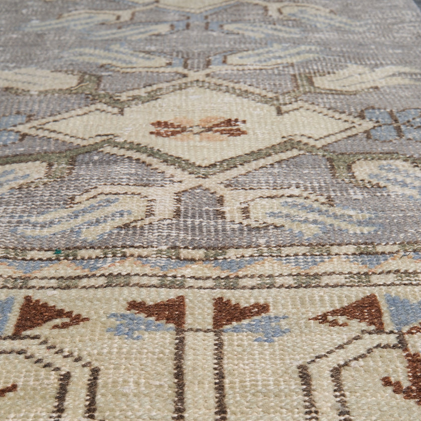 Z517 Handwoven Vintage Rug 2'1 x 7’10