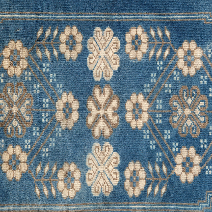 Z518 Handwoven Vintage Rug 2'5 x 4’10