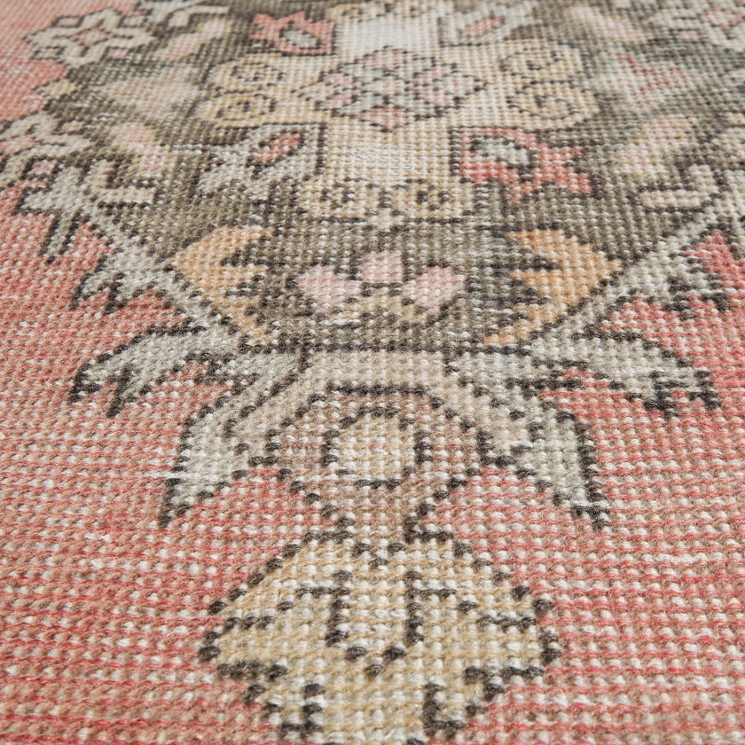 Z519 Handwoven Vintage Rug 2'5 x 9’1