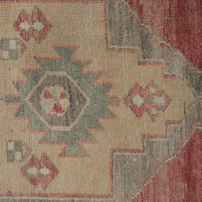 Z520 Handwoven Vintage Rug 2'3 x 7’11