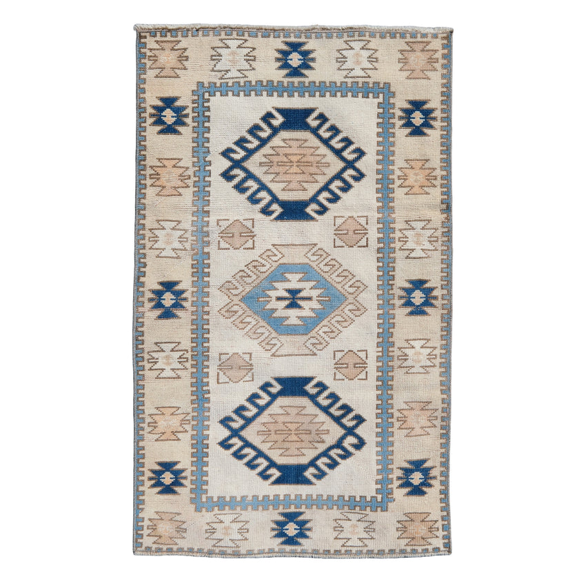 Z521 Handwoven Vintage Rug 2'7 x 4’4