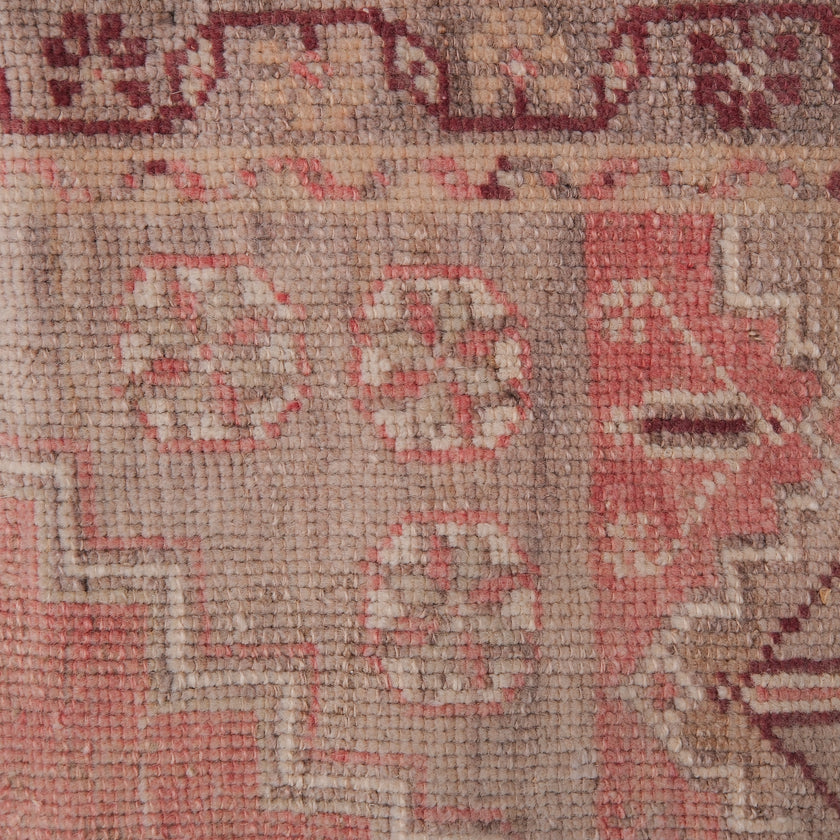 Z524 Handwoven Vintage Rug 2’4 x 5’9