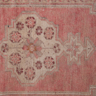Z524 Handwoven Vintage Rug 2’4 x 5’9