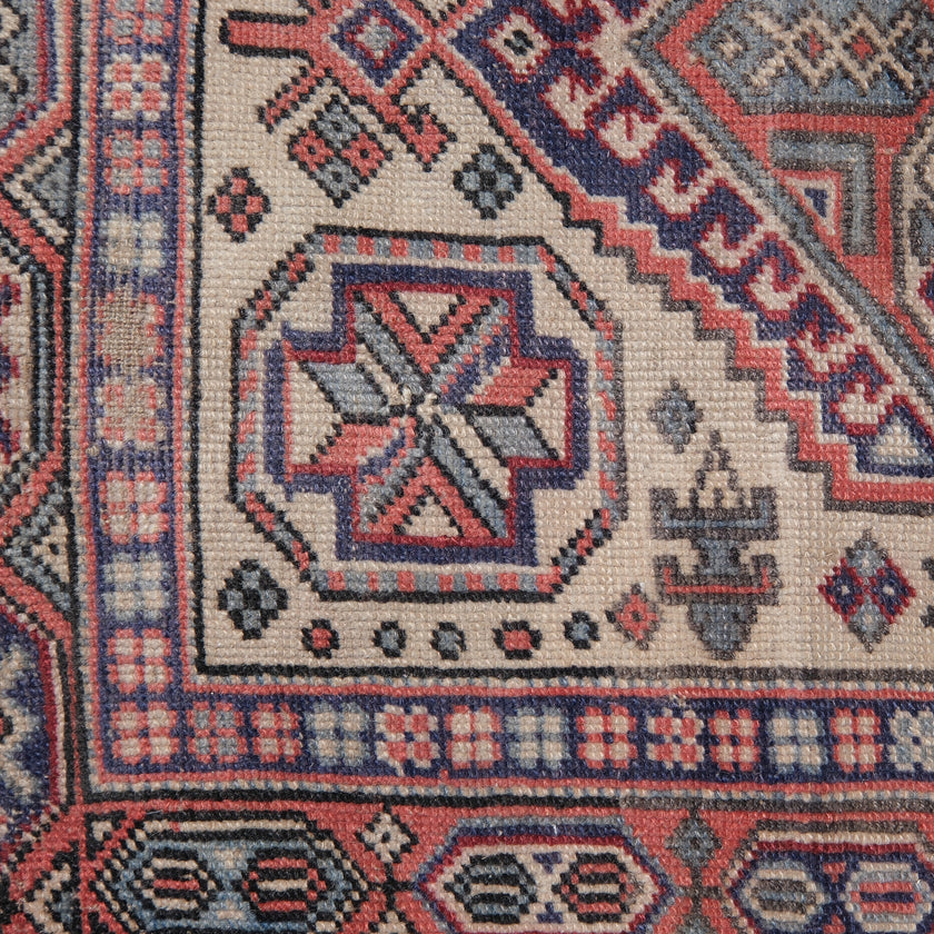 Z525 Handwoven Vintage Rug 2'5 x 5’10