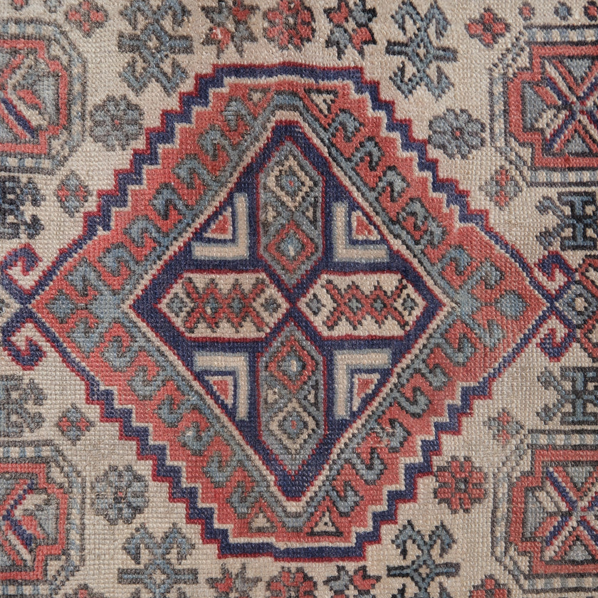 Z525 Handwoven Vintage Rug 2'5 x 5’10