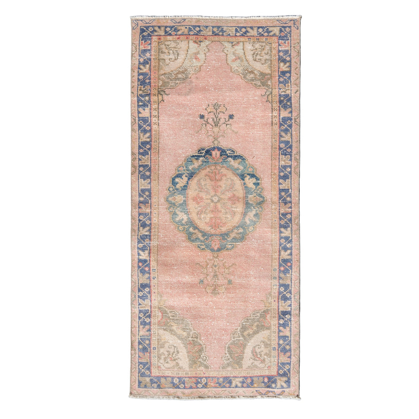 Z530 Handwoven Vintage Rug 2'6 x 5’6