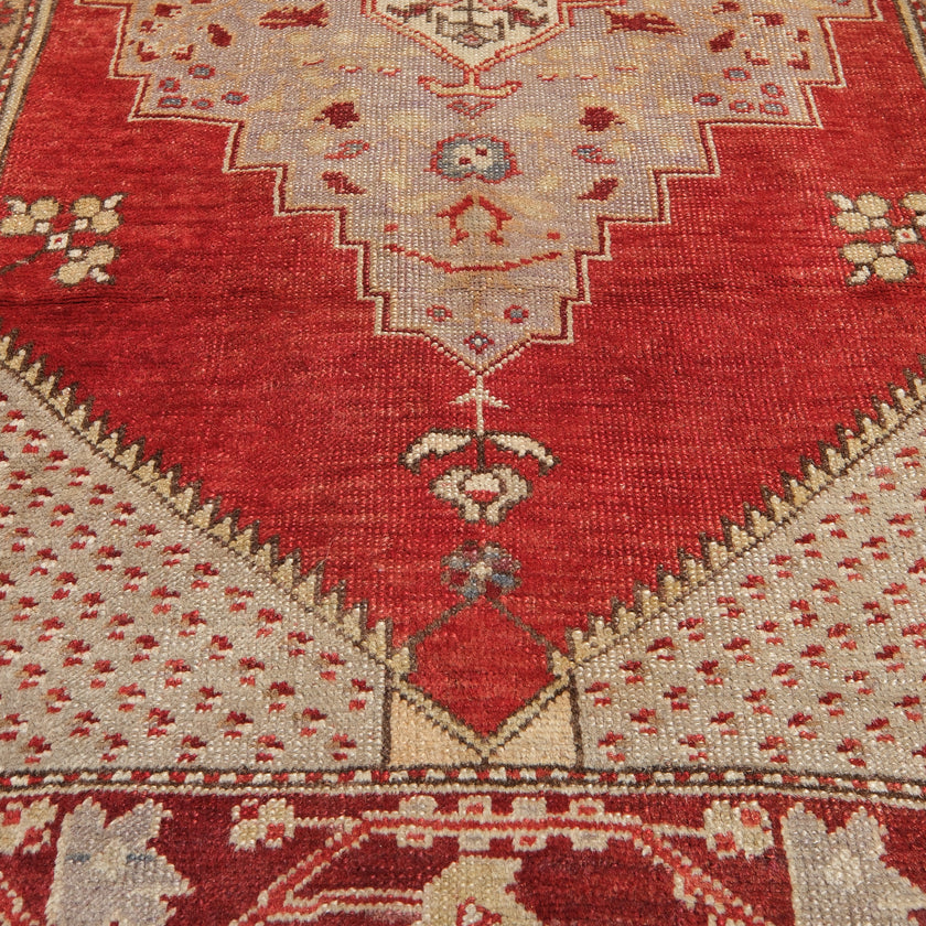 Z532 Handwoven Vintage Rug 3'4 x 5’9