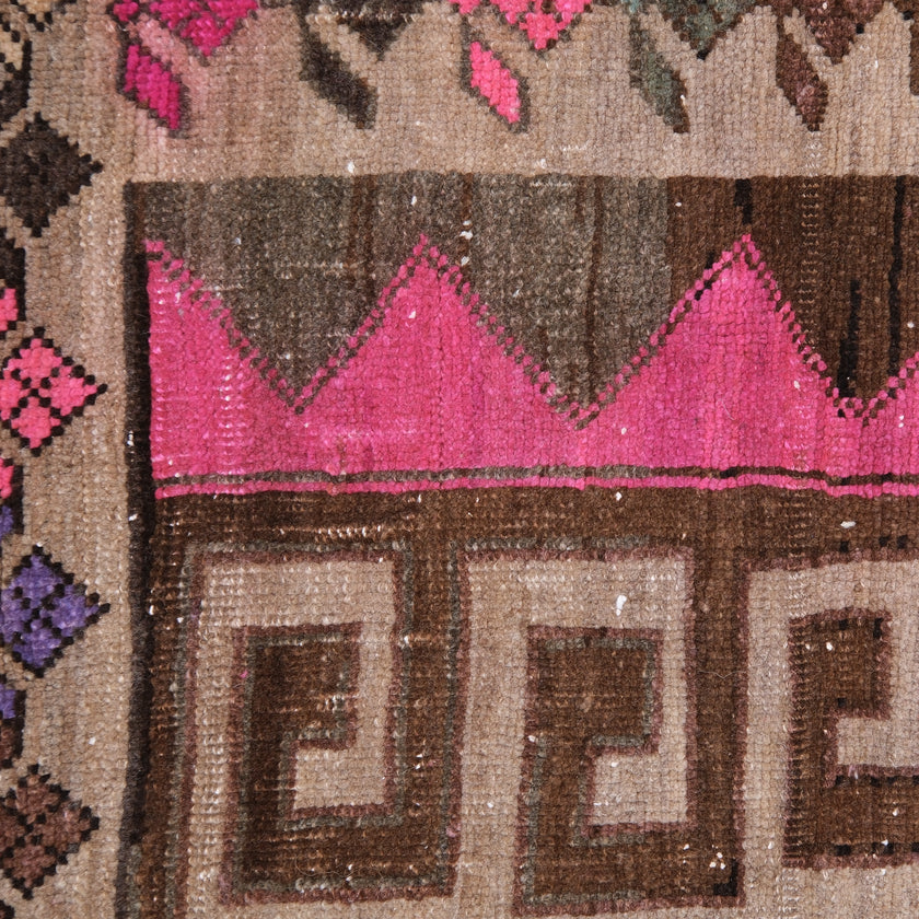 Z543 Handwoven Vintage Rug 5’2 x 9’3