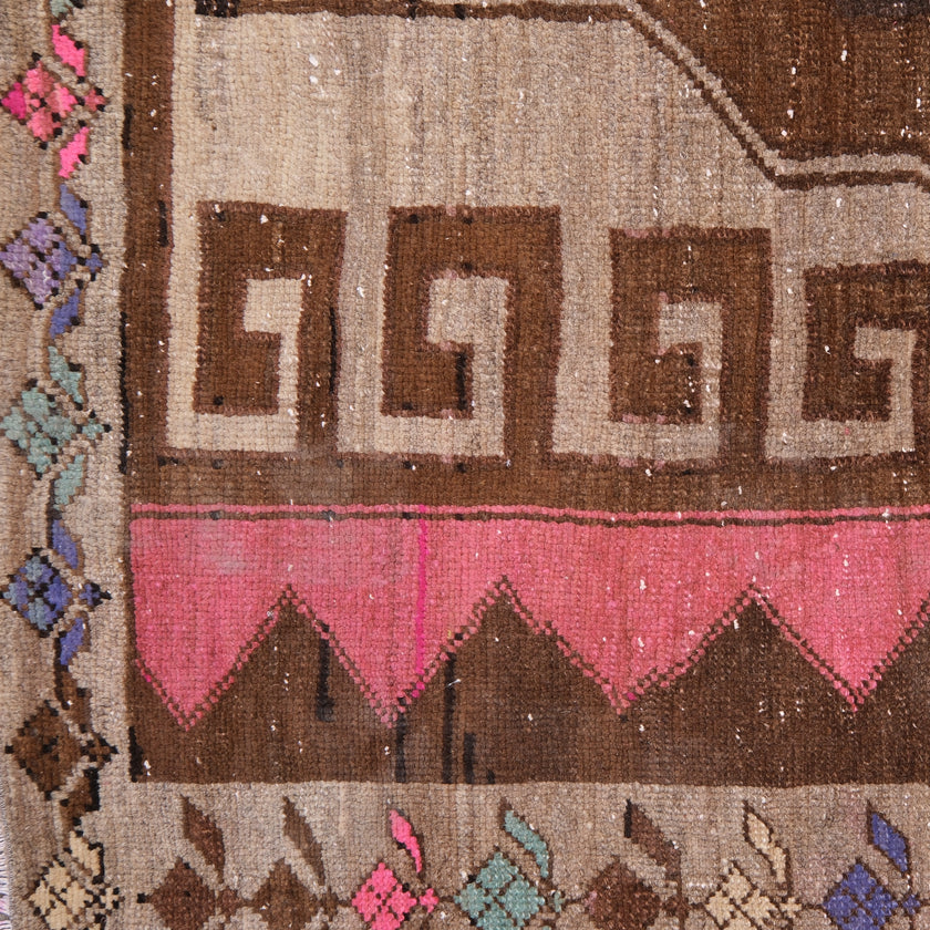 Z543 Handwoven Vintage Rug 5’2 x 9’3