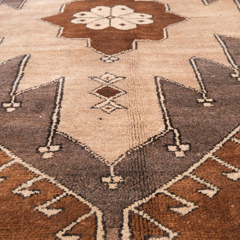 Z549 Handwoven Vintage Rug 9’1 x 12’8