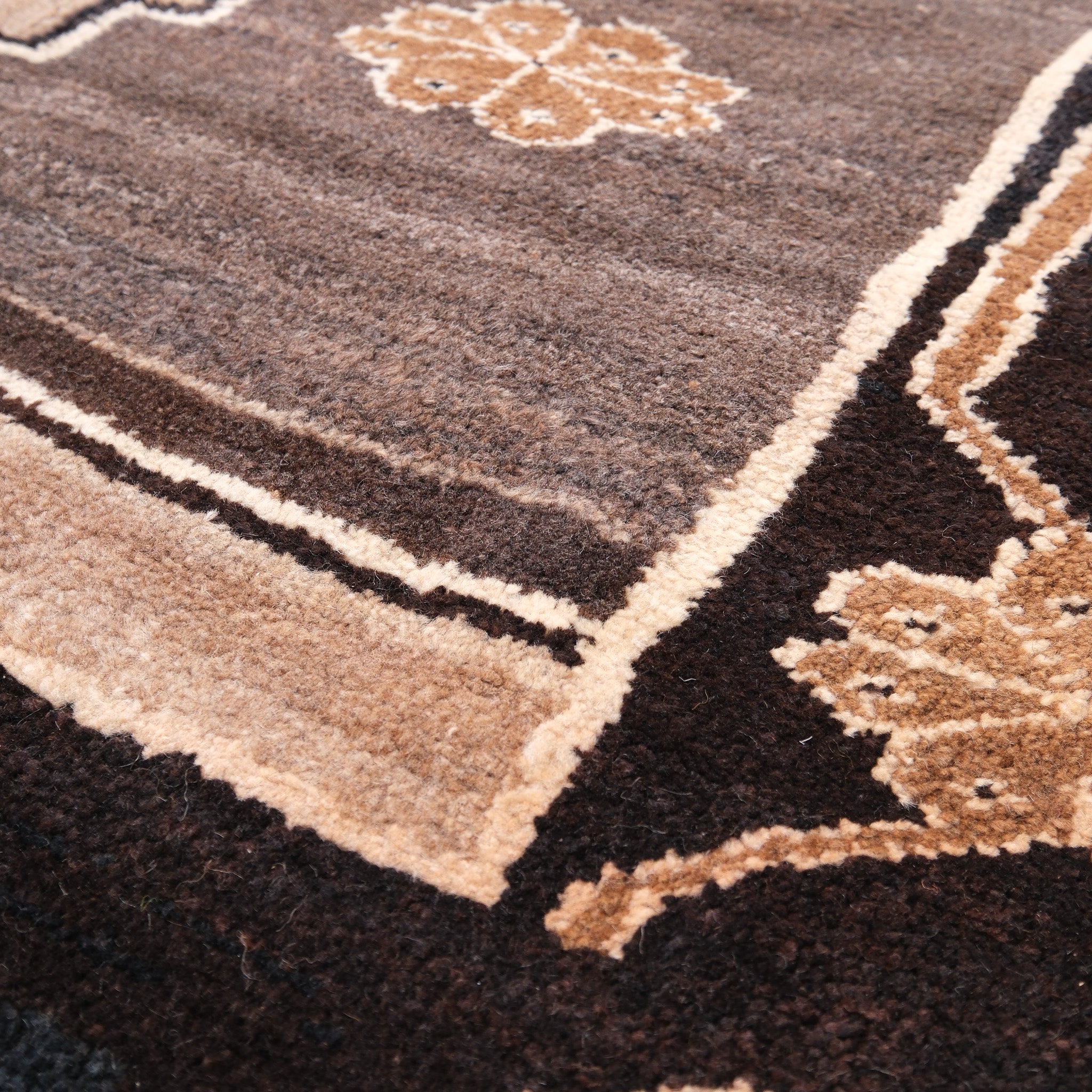 Z549 Handwoven Vintage Rug 9'1 x 12'8 – Zuma Imports