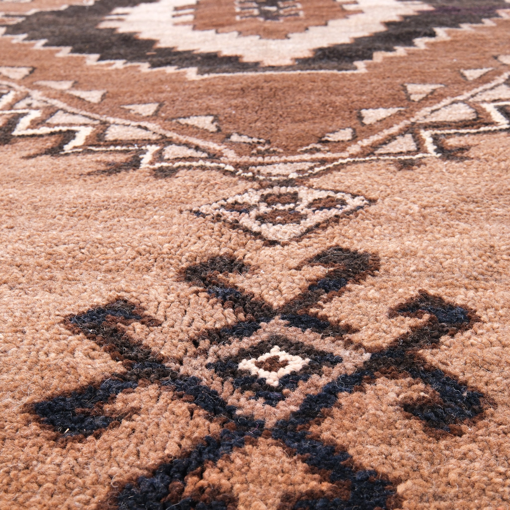 Z562 Handwoven Vintage Rug 8'4 x 11'3 ON HOLD – Zuma Imports