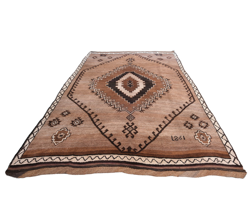 Z562 Handwoven Vintage Rug 8’4 x 11’3