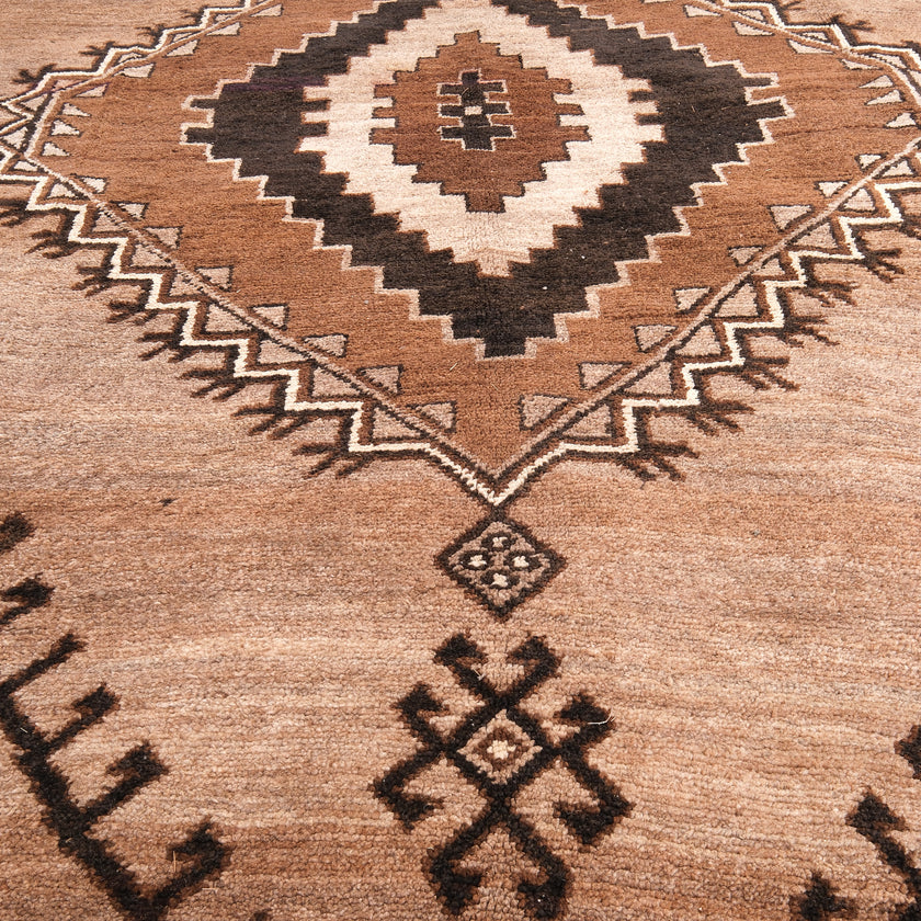 Z562 Handwoven Vintage Rug 8’4 x 11’3