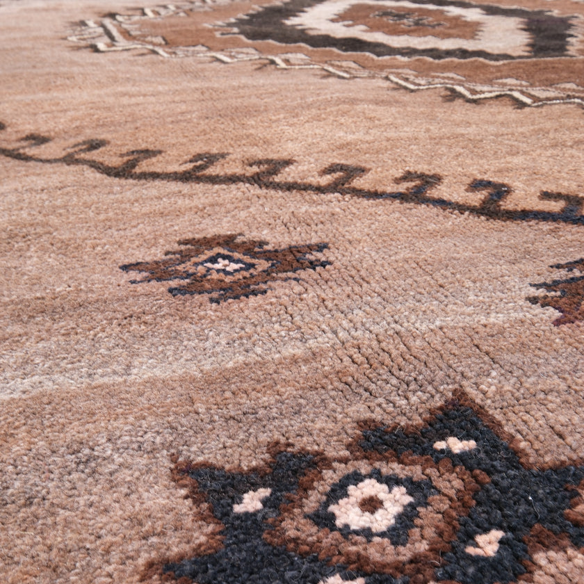 Z562 Handwoven Vintage Rug 8’4 x 11’3