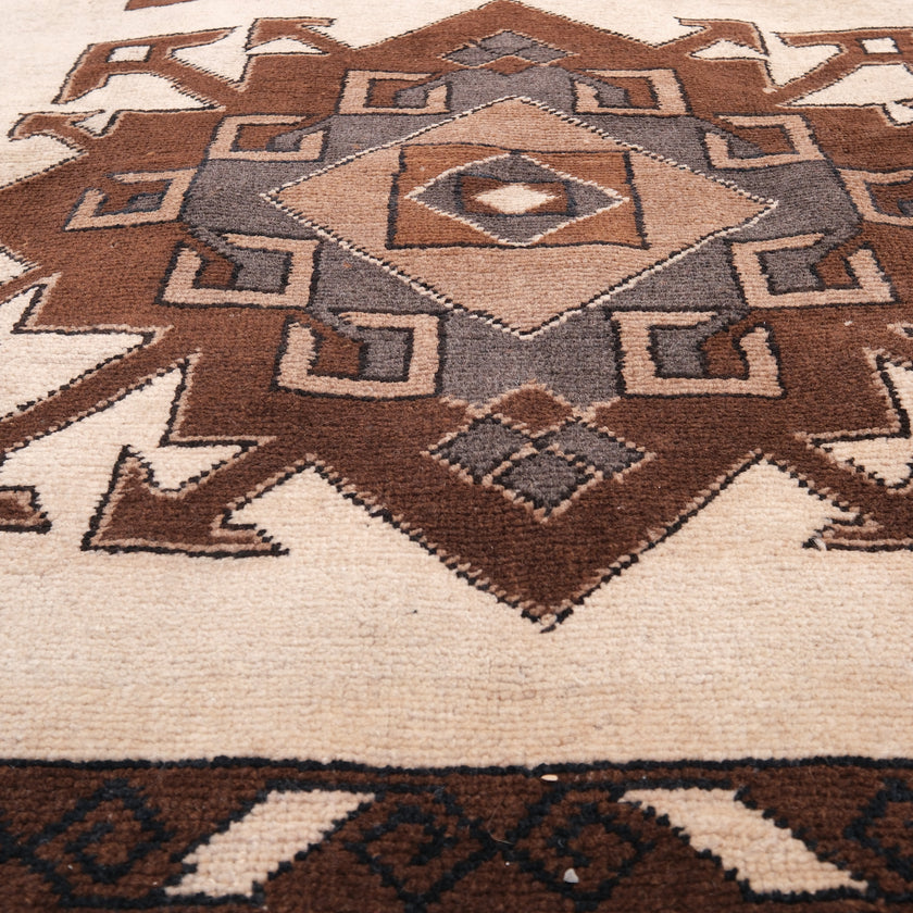 Z564 Handwoven Vintage Rug 5’3 x 9