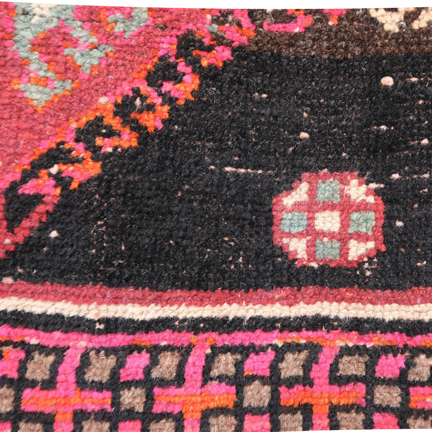 Z566 Handwoven Vintage Rug 2’5 x 5’2