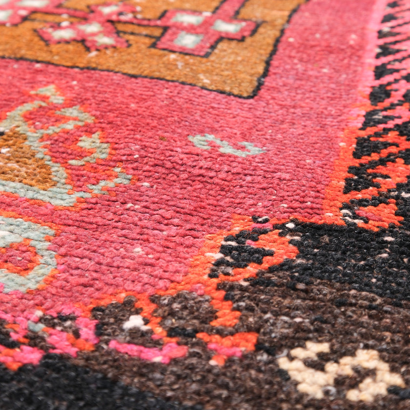 Z566 Handwoven Vintage Rug 2’5 x 5’2