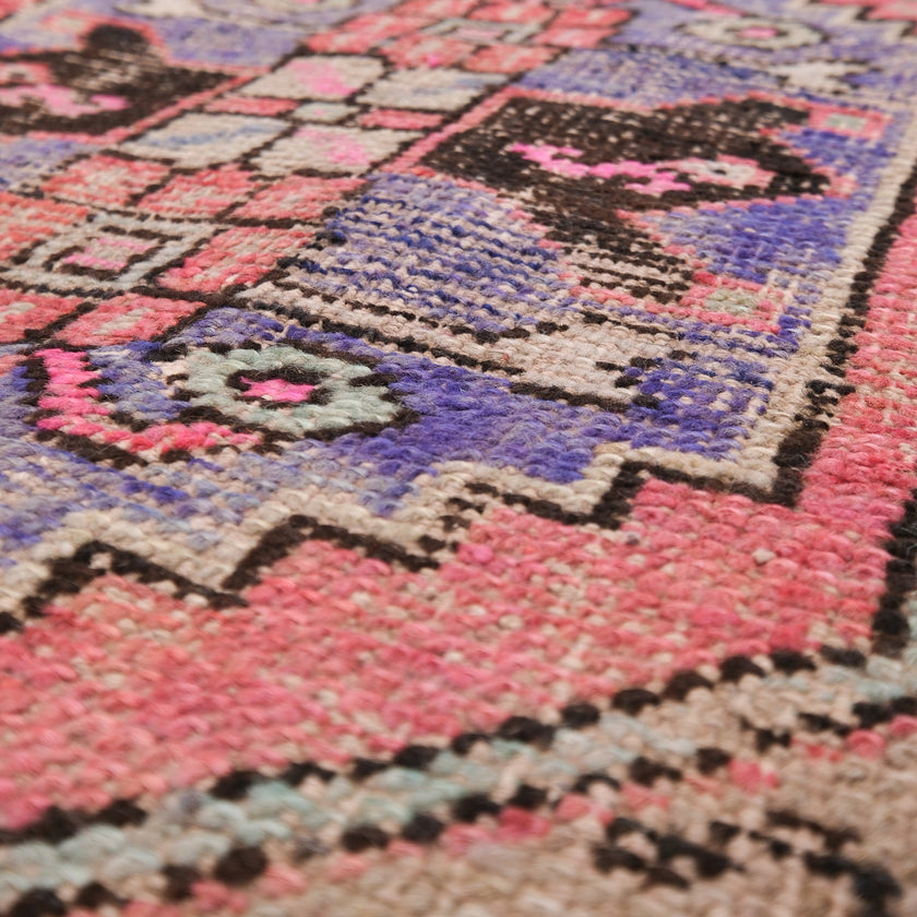 Z567 Handwoven Vintage Rug 2'7 x 7’4