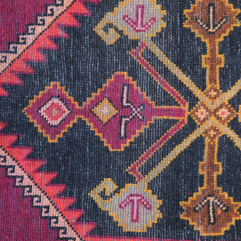 Z569 Handwoven Vintage Rug 2'5 x 10’8