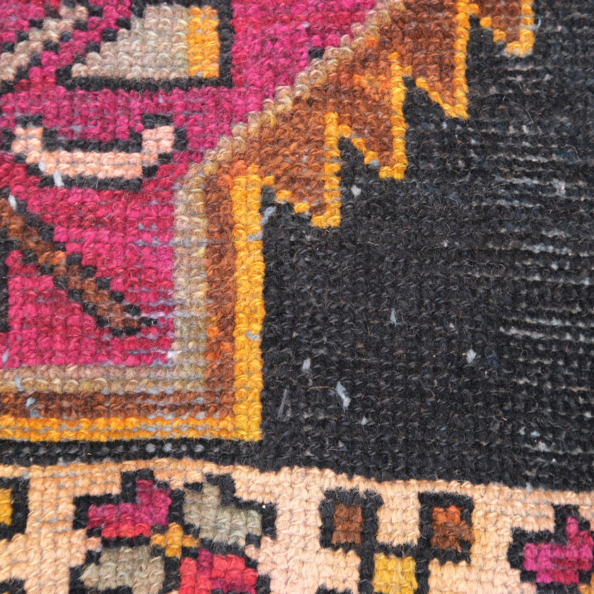 Z569 Handwoven Vintage Rug 2'5 x 10’8