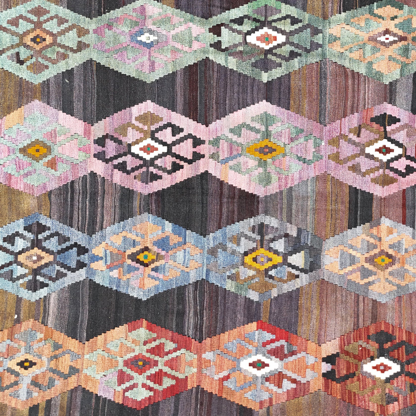 Z571 Handwoven Vintage Kilim Rug 6’9 x 12’6