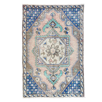 Z580 Handwoven Vintage Rug 3'9 x 5’8