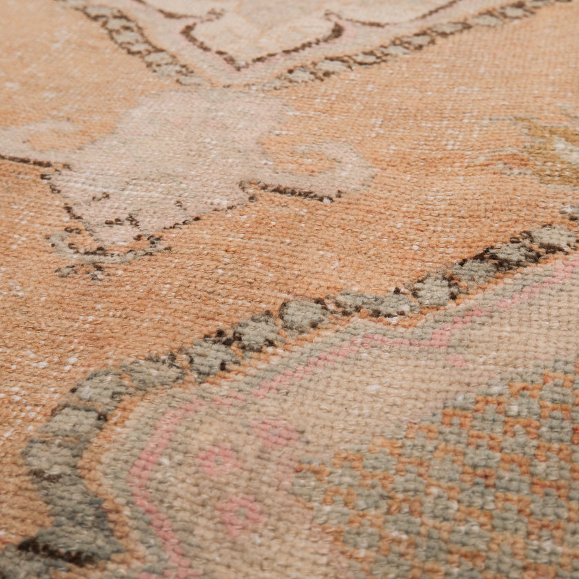 Z586 Handwoven Vintage Rug 2'6 x 4’8