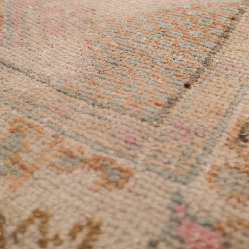 Z586 Handwoven Vintage Rug 2'6 x 4’8