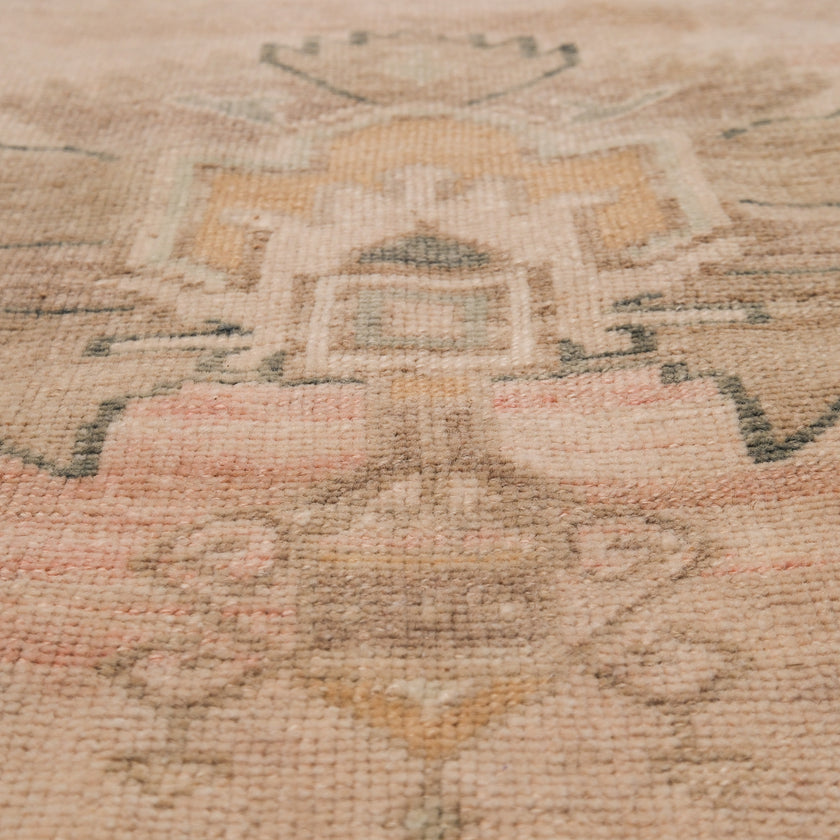 Z587 Handwoven Vintage Rug 3'3 x 10’9