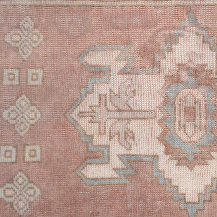 Z591 Handwoven Vintage Rug 2'9 x 16’8