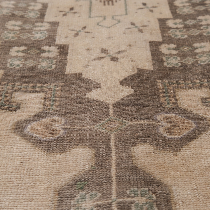 ON HOLD Z596 Handwoven Vintage Rug 2'9 x 9’10