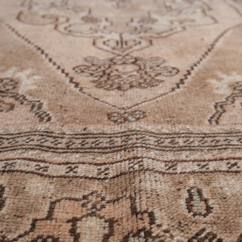 Z600 Handwoven Vintage Rug 4'4 x 7’11
