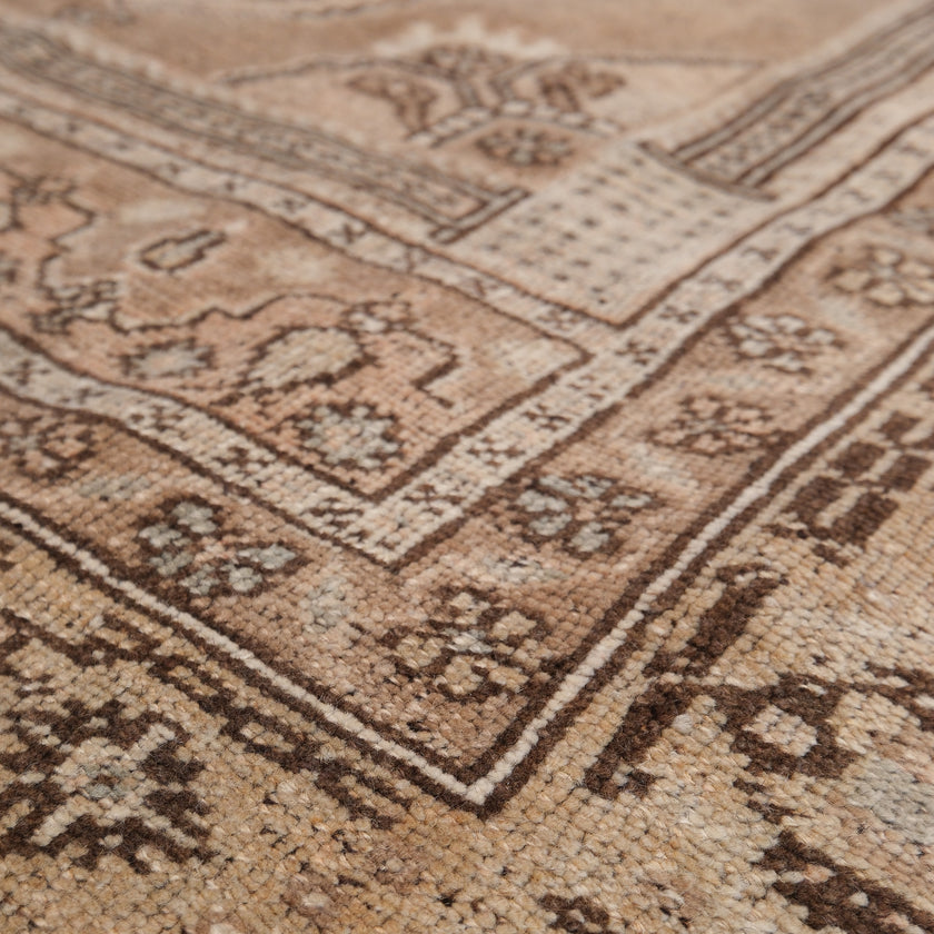 Z600 Handwoven Vintage Rug 4'4 x 7’11