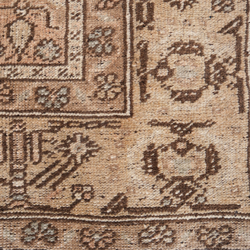 Z600 Handwoven Vintage Rug 4'4 x 7’11