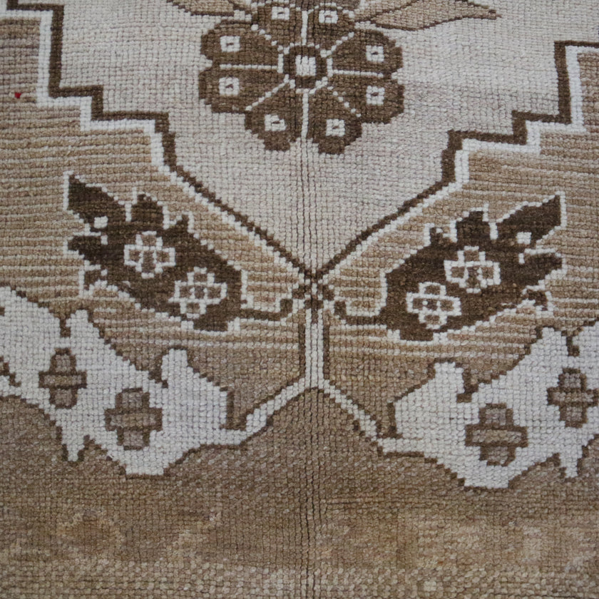 Z625 Handwoven Vintage Rug 7'4 x 8’10