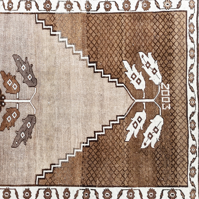 Z627 Handwoven Vintage Rug 4’10 x 11’4
