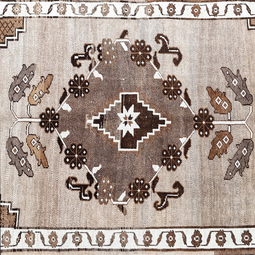 Z627 Handwoven Vintage Rug 4’10 x 11’4