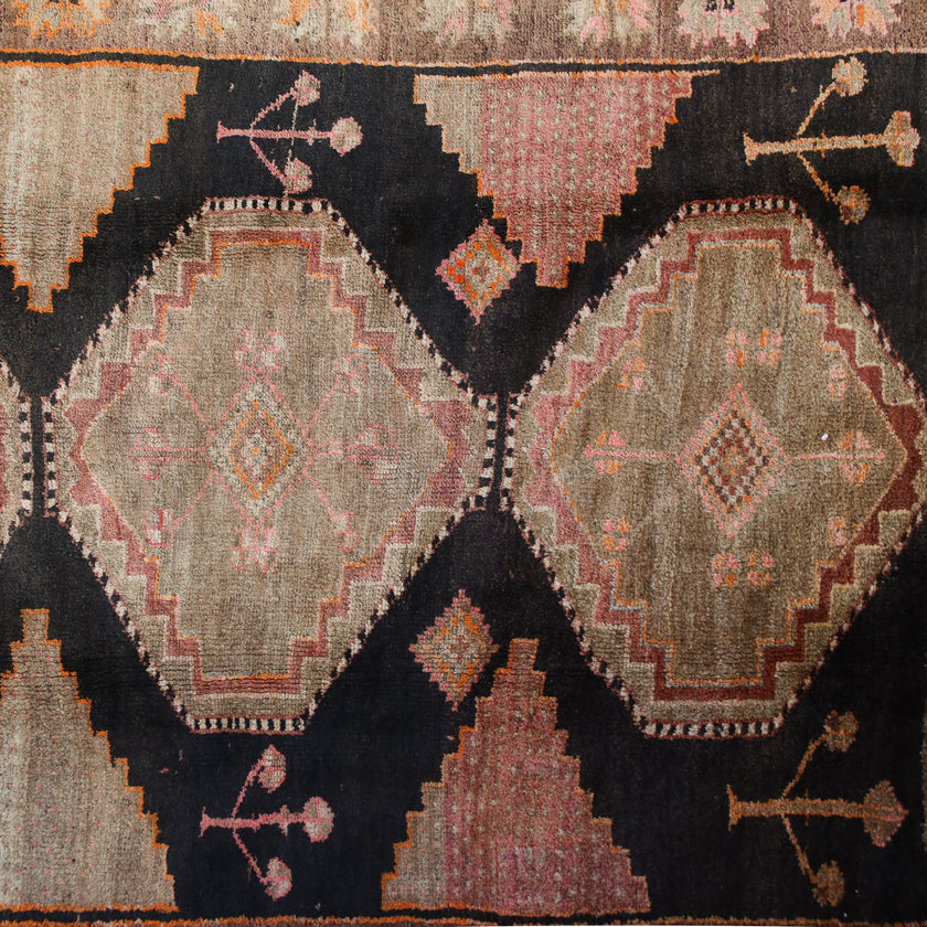 Z648 Handwoven Vintage Rug 5'6 x 12’5