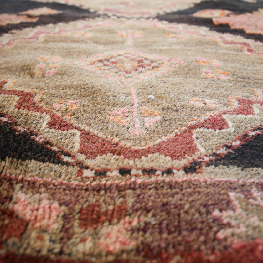 Z648 Handwoven Vintage Rug 5'6 x 12’5