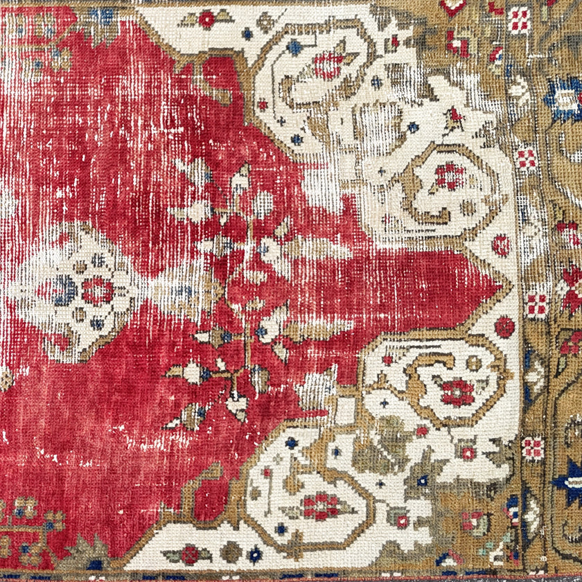Z652 Handwoven Vintage Rug 2'10 x 9’3