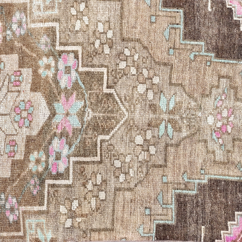 Z660 Handwoven Vintage Rug 2'10x12’3