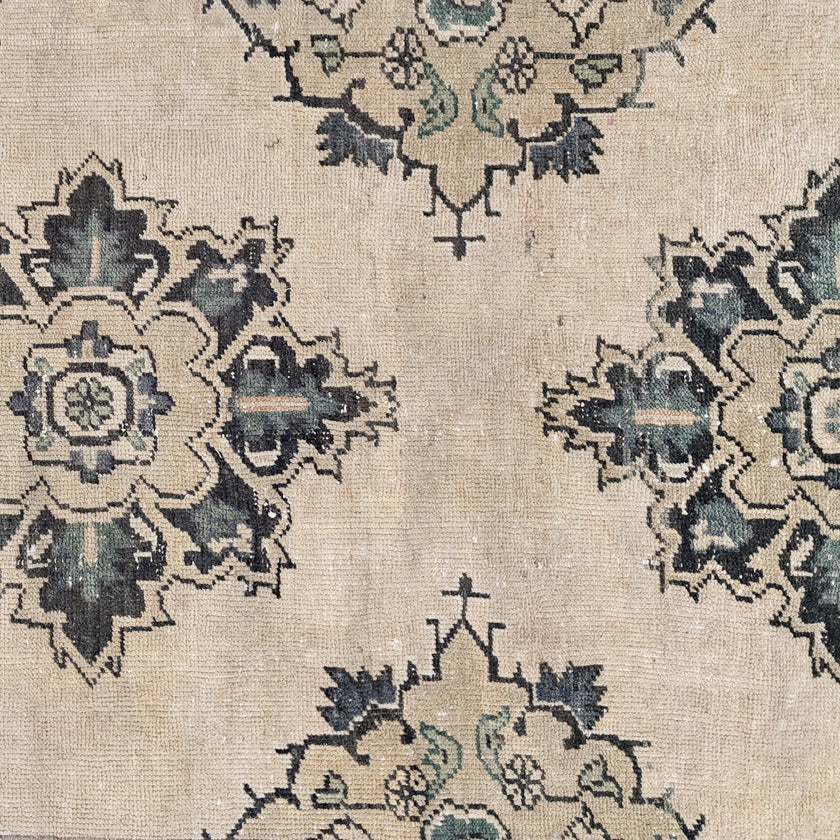 Z683 Handwoven Vintage Rug 3x9