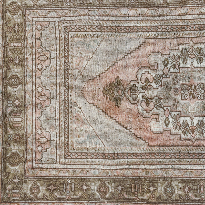 Z692 Handwoven Vintage Rug 4’2x6’6