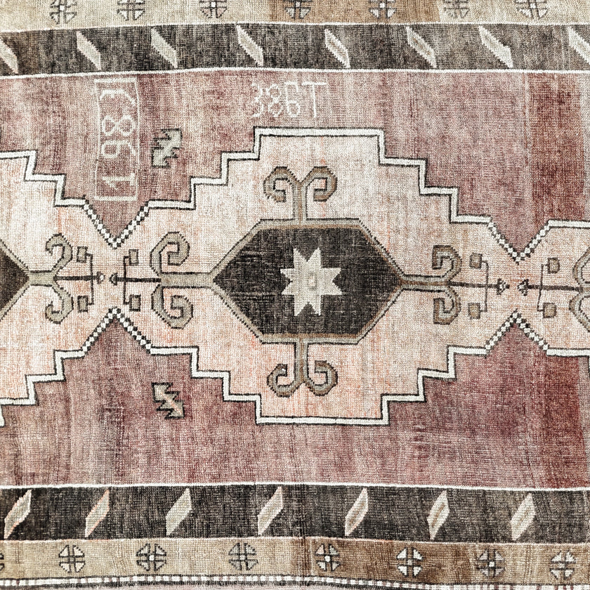 Z712 Handwoven Vintage Rug 5'7x14