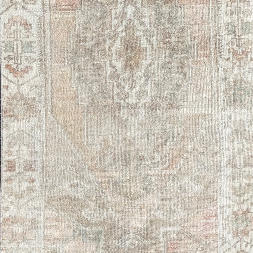 Z731 Handwoven Vintage Rug 3x7